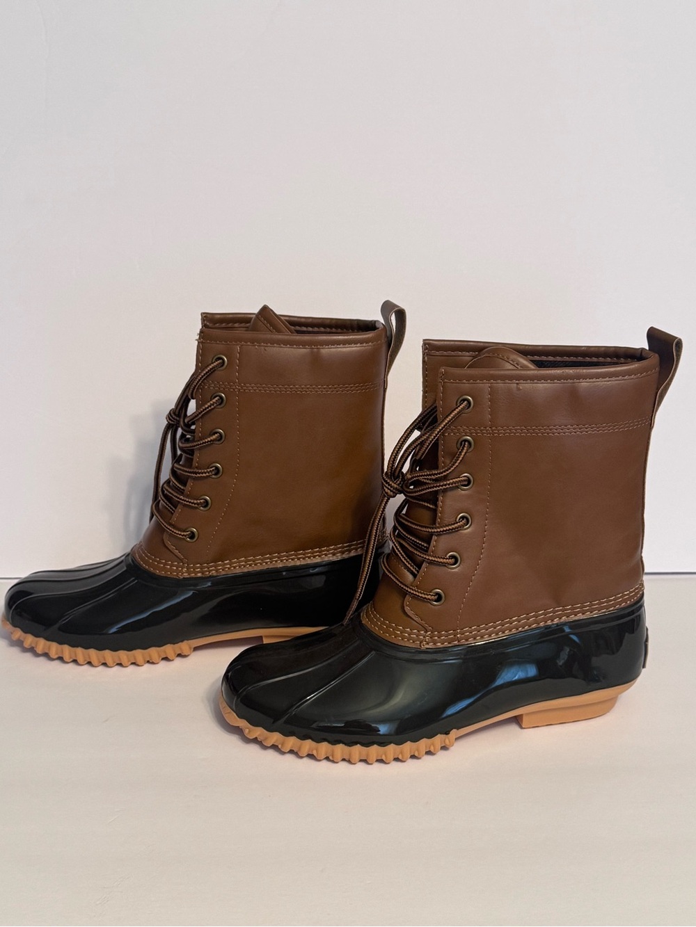 Sporto Black and Brown Duck Boots with Tan Sole Size 7.5